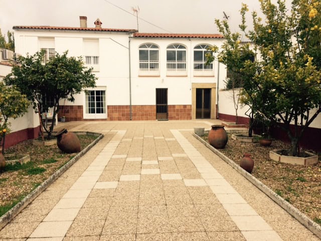 casa rural en caceres buena. bonita y barata para  8 personas